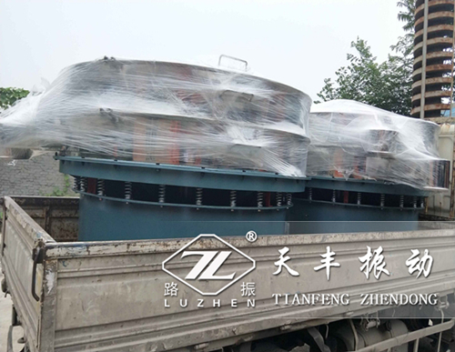 寧夏TS2000振動篩已發貨,丁經理請注意查收！
